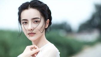 张芷溪个人资料图片,光影交织下的璀璨星辉